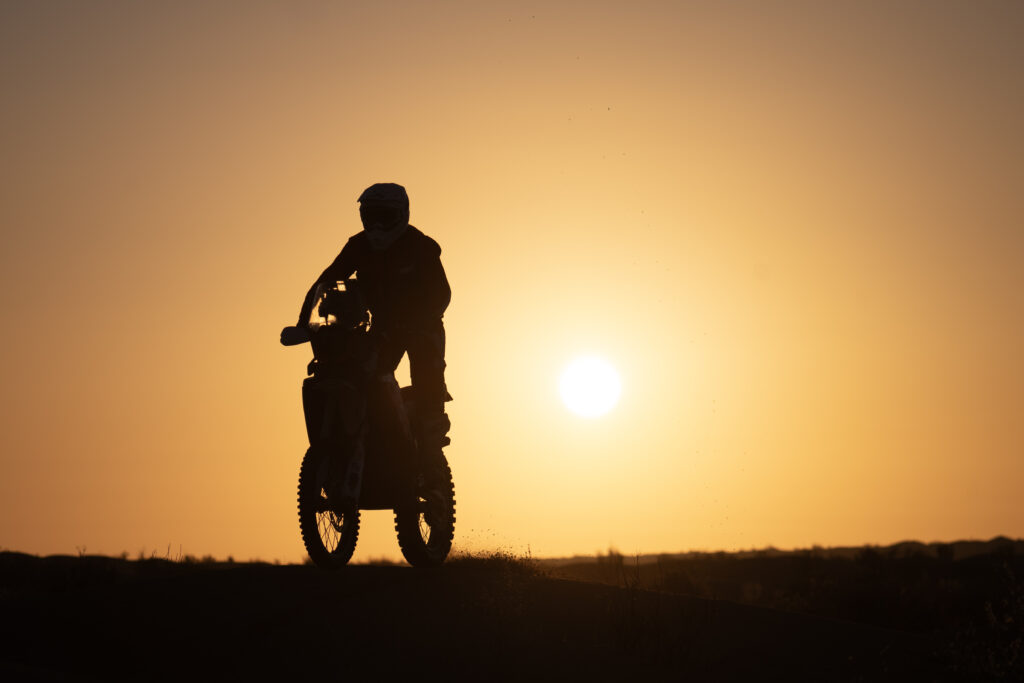 Antonio Posati in moto al tramonto